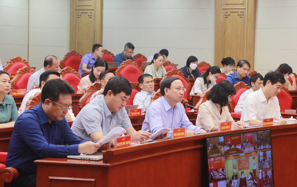 Các đại biểu dự tại điểm cầu Quảng Ninh.