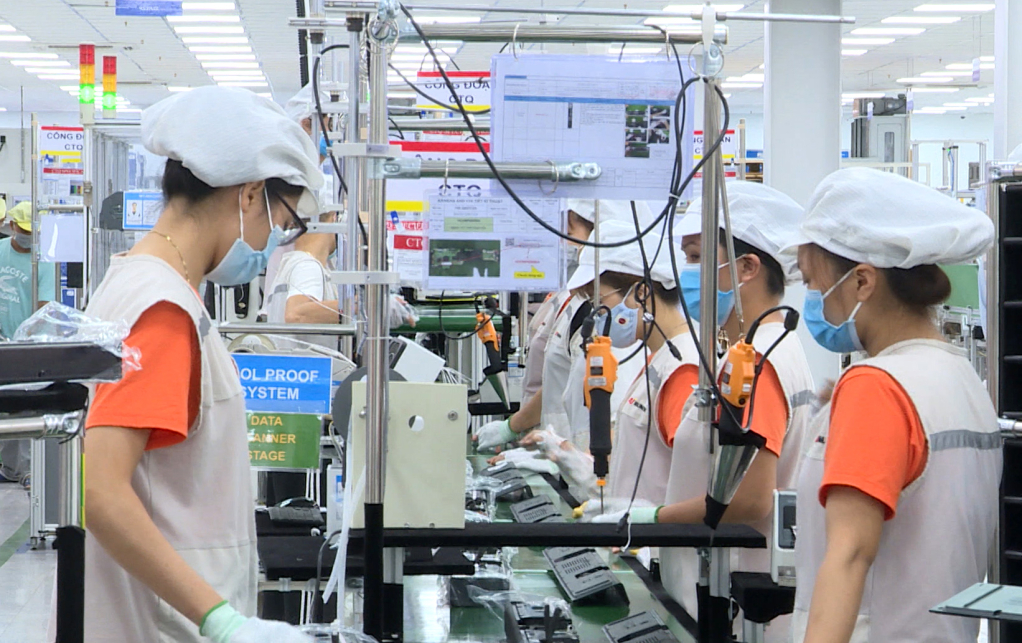 Sản xuất thiết bị điện tử tại Công ty TNHH Bumjin Electronics Vina (KCN Đông Mai). Ảnh: Mạnh Trường