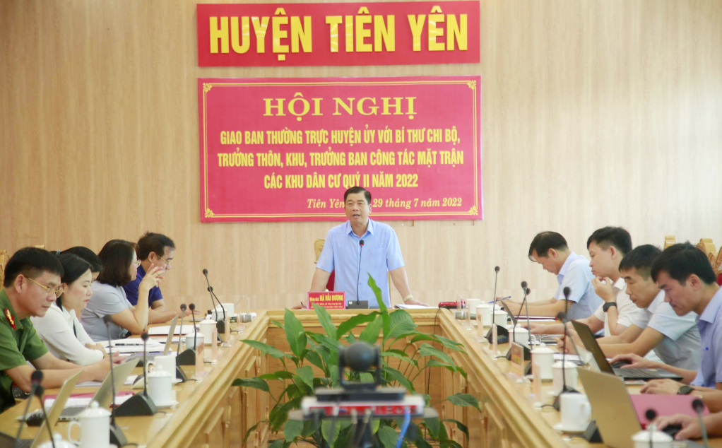 Thường trực Huyện ủy Tiên Yên giao ban với bí thư, trưởng thôn, khu phố quý II/2022.