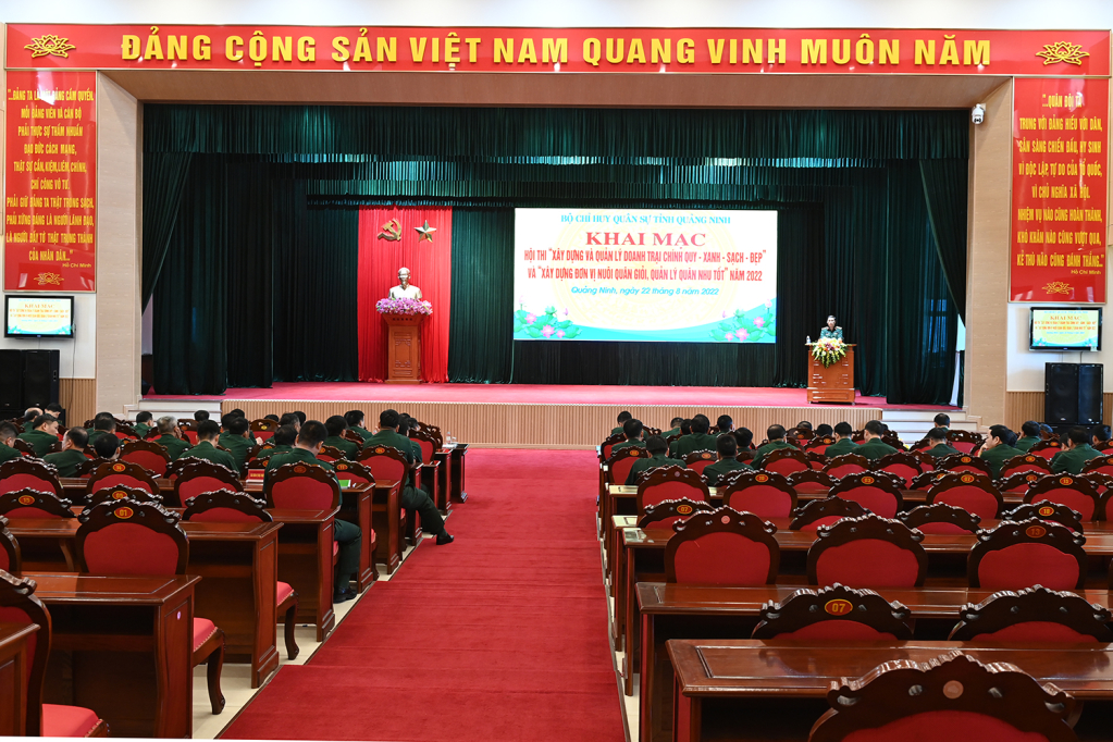 Quang cảnh khai mạc.