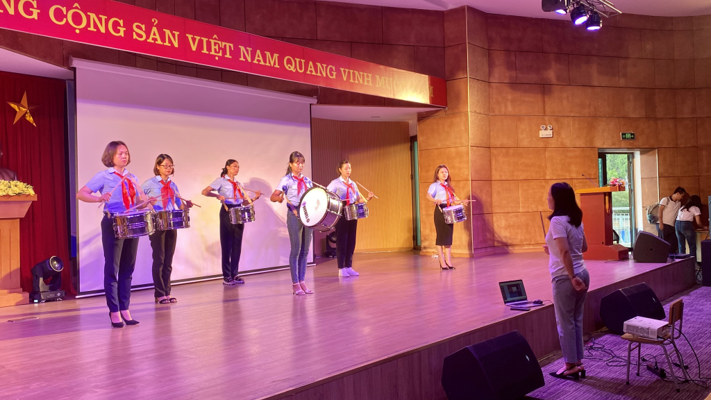 Nội dung tập huấn Nghi thức Đội tại lớp bồi dưỡng.
