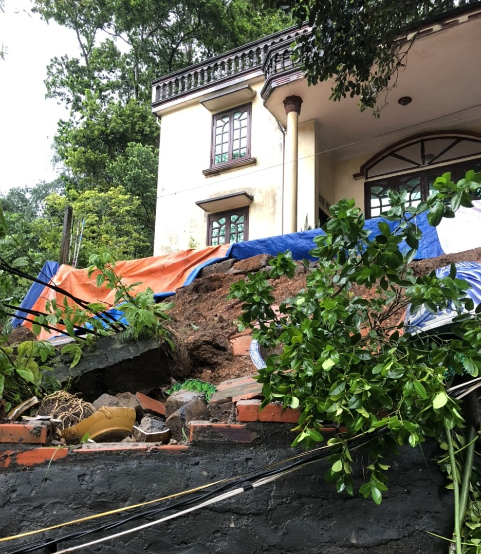 Sập nhà dân ở tổ 6, khu 5, phường Hồng Hà, TP Hạ Long nhưng không có thiệt hại về người.
