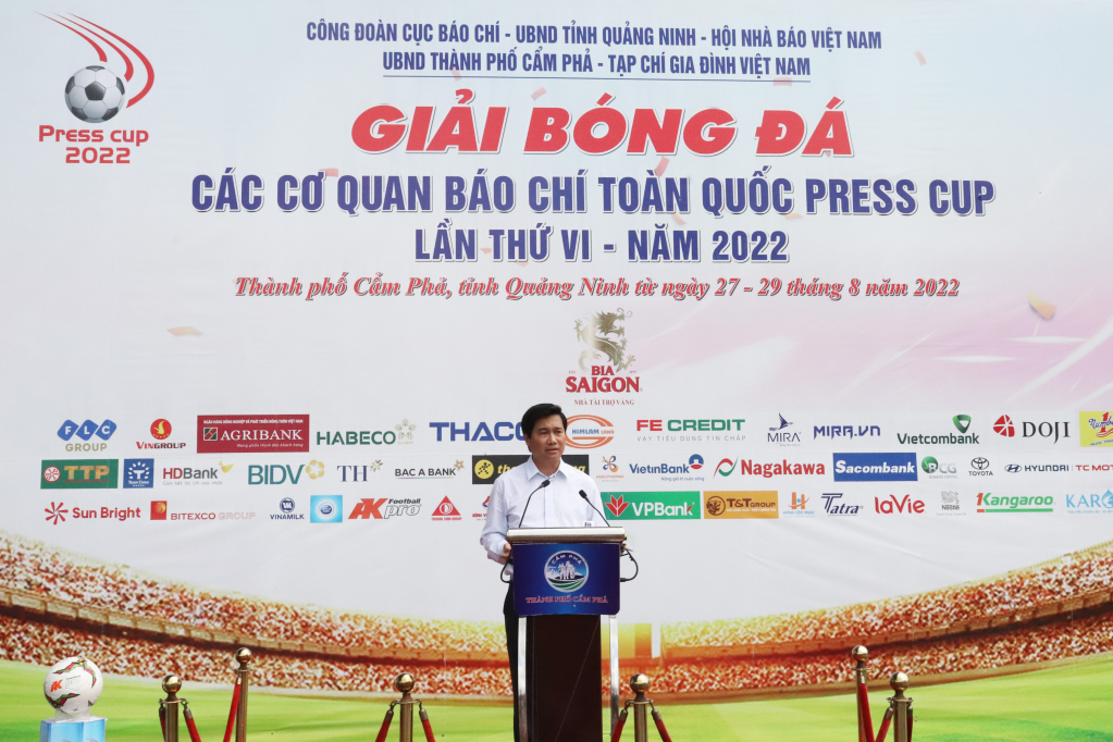 Đồng chí Nguyễn Tường Văn, Chủ tịch UBND tỉnh Quảng Ninh phát biểu tại lễ khai mạc.