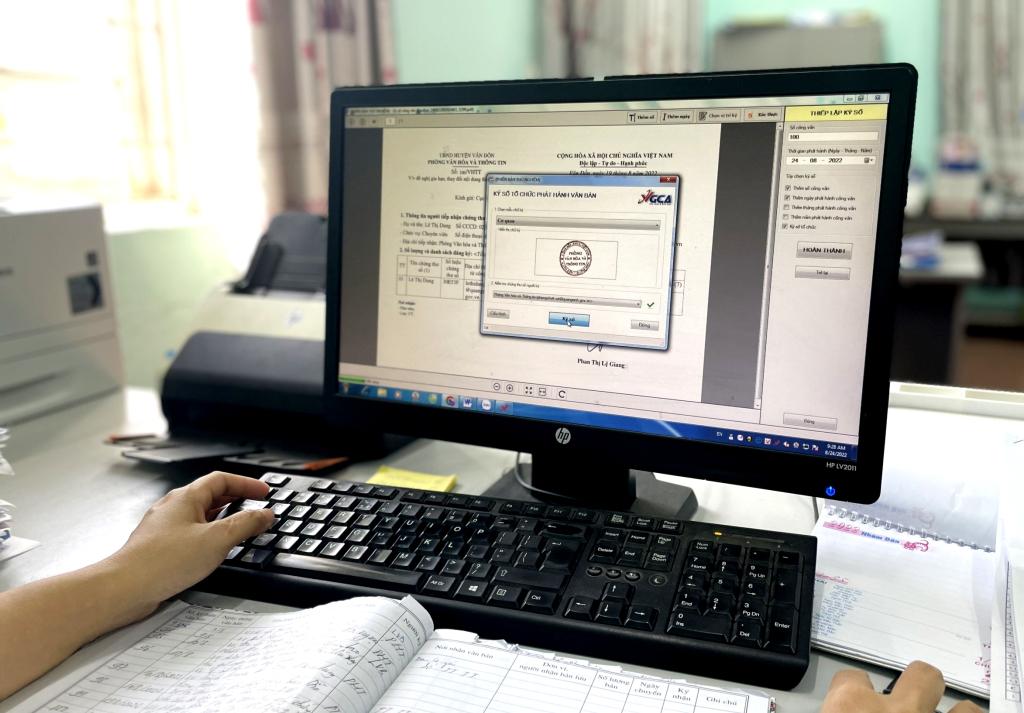 Áp dụng chữ ký số trong xử lý văn bản đã được triển khai có hiệu quả tại tất cả các phòng, ban thuộc cấp uỷ, UBND huyện Vân Đồn.
