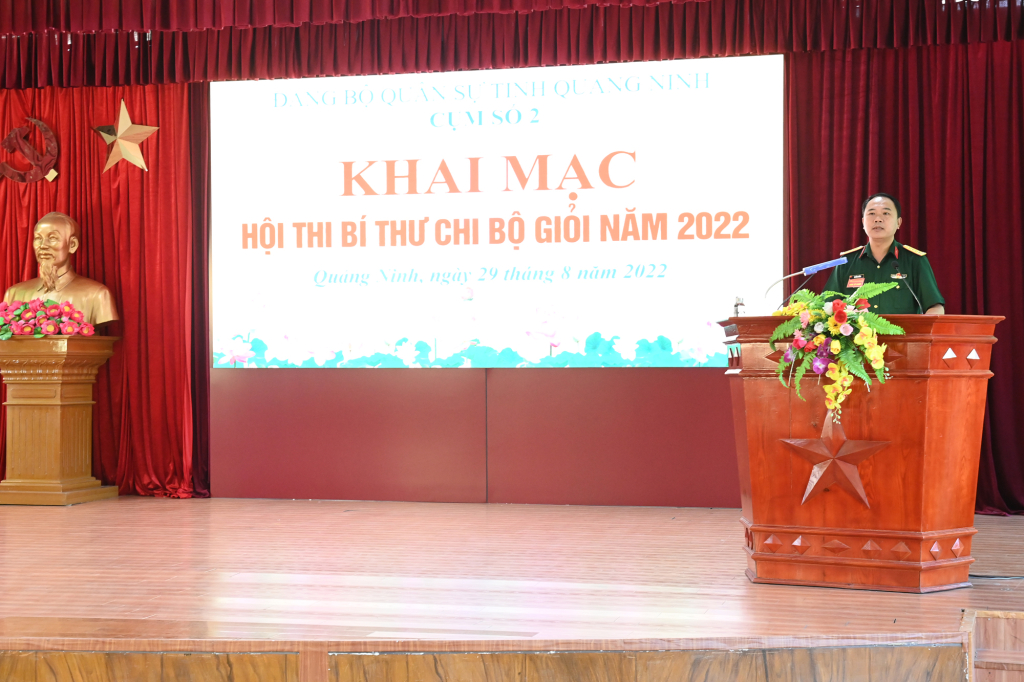 Đại tá Lê Hồng Thắng, Ủy viên Thường vụ Đảng ủy, Phó Chính ủy Bộ CHQS tỉnh Quảng Ninh, Trưởng ban Tổ chức hội thi, phát biểu khai mạc hội thi.