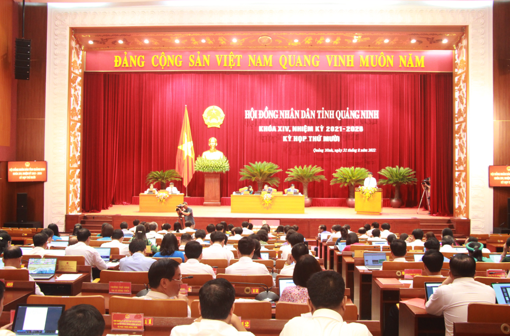 Quang cảnh kỳ họp thứ 10 HĐND tỉnh khóa XIV