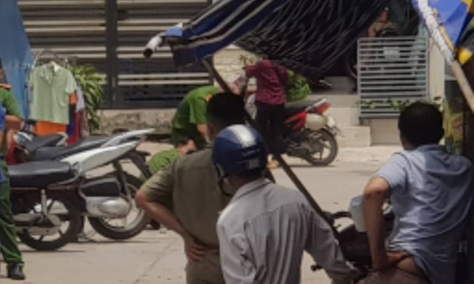 Mâu thuẫn trong lúc ăn nhậu, 1 người bị đâm tử vong