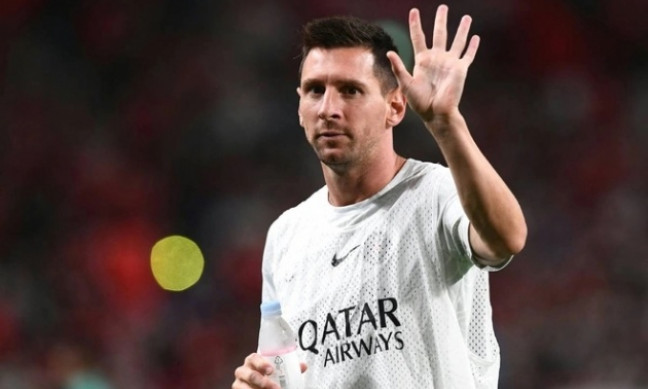 PSG và Barca tranh giành Messi