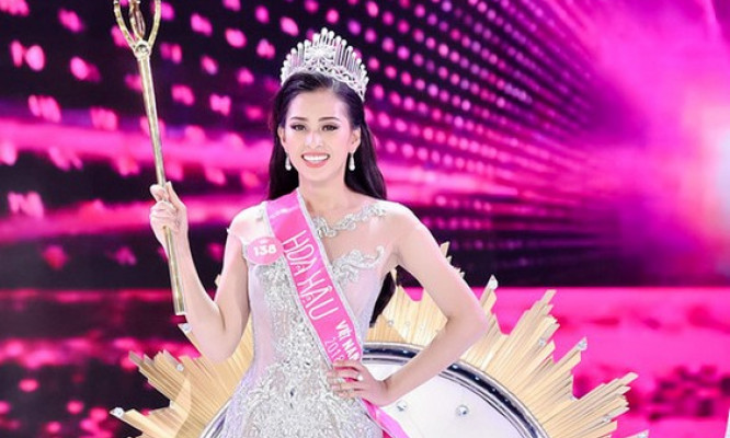 Vì sao quyền trượng của hoa hậu cũng thường gây tranh cãi?