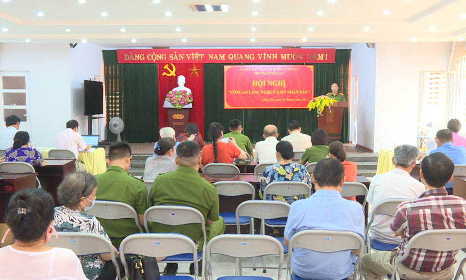 Hội nghị công an lắng nghe ý kiến nhân dân