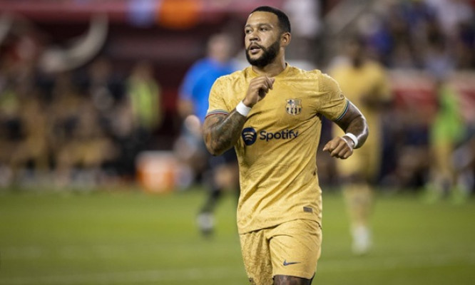 Barca chấm dứt hợp đồng với Depay