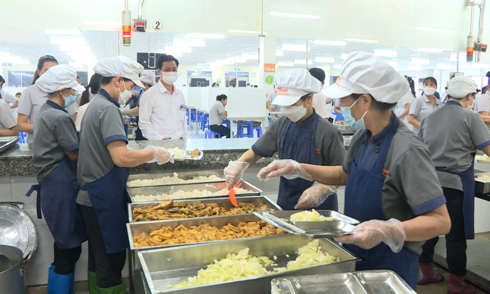 Bảo đảm ATTP tại bếp ăn tập thể ở các doanh nghiệp