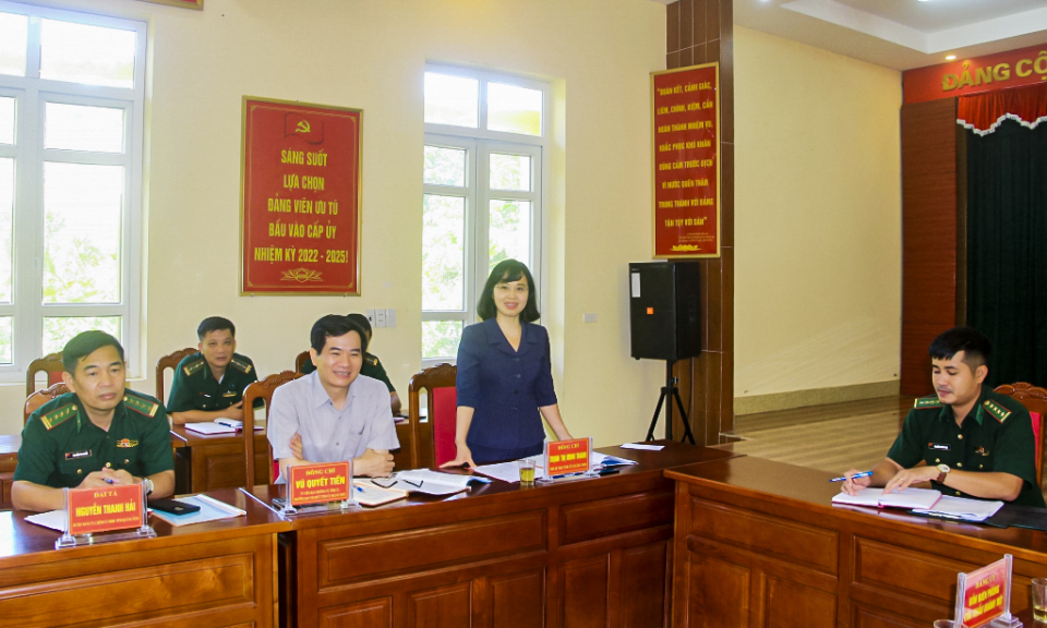 Phó Bí thư Tỉnh ủy Trịnh Thị Minh Thanh dự sinh hoạt chi bộ tại Đồn Biên phòng cửa khẩu Hoành Mô