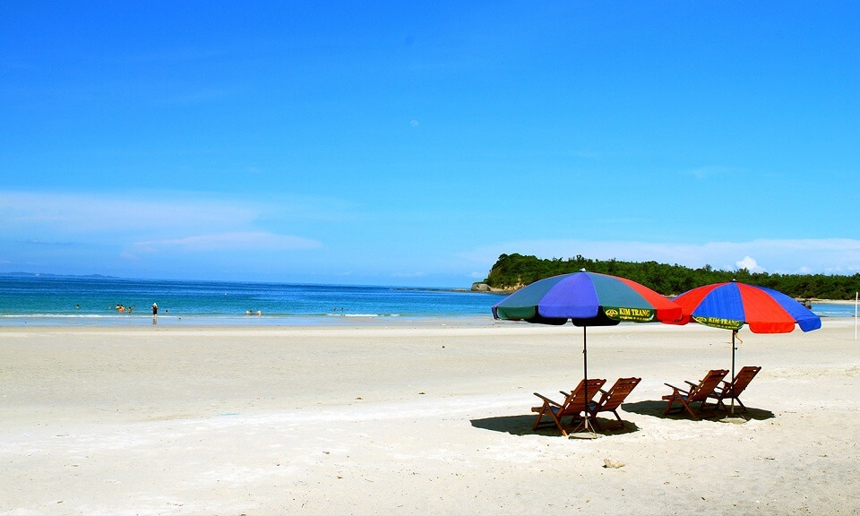 Enjoying summer holidays on Minh Chau island