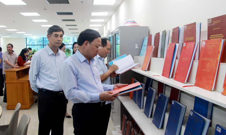 Thường trực Tỉnh ủy làm việc tại Trường Đại học Hạ Long