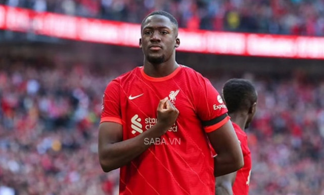 Sau Curtis Jones, Liverpool báo tin dữ về Konate