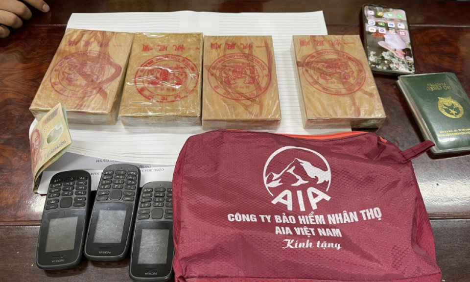 Bắc Giang: Bắt đối tượng mang 4 bánh heroin đi tiêu thụ