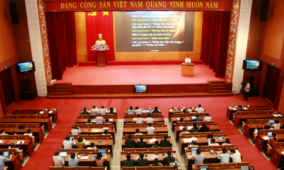 Học tập, quán triệt, triển khai các nghị quyết, quy định của Trung ương