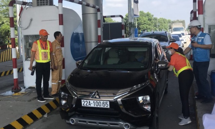 Yêu cầu vô lý về “mức sàn” số dư trong tài khoản mới được qua trạm ETC
