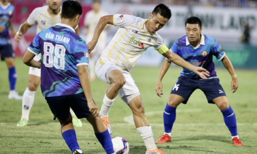Đánh bại CLB Bình Định, Hà Nội FC vững ngôi đầu bảng V-League