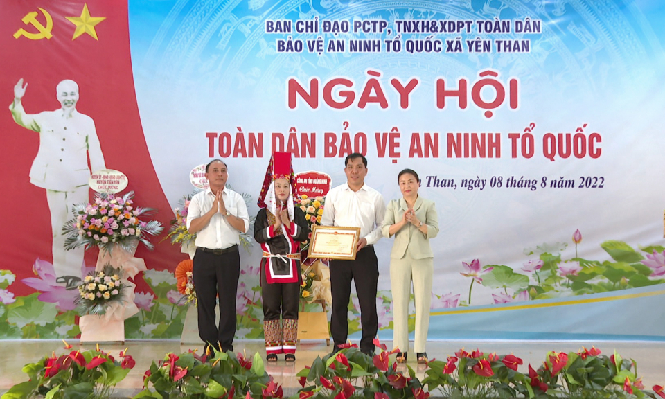 Phó Chủ tịch Thường trực HĐND tỉnh dự Ngày hội toàn dân bảo vệ an ninh Tổ quốc tại xã Yên Than (Tiên Yên)
