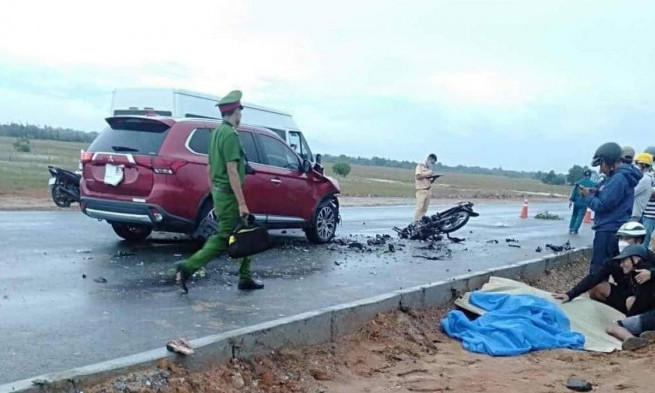 Va chạm với ô tô, nam thanh niên tử vong tại chỗ