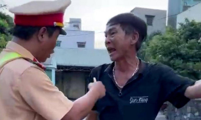Lái xe dấu hiệu say xỉn không nhường đường xe ưu tiên bị phạt tiền "khủng"
