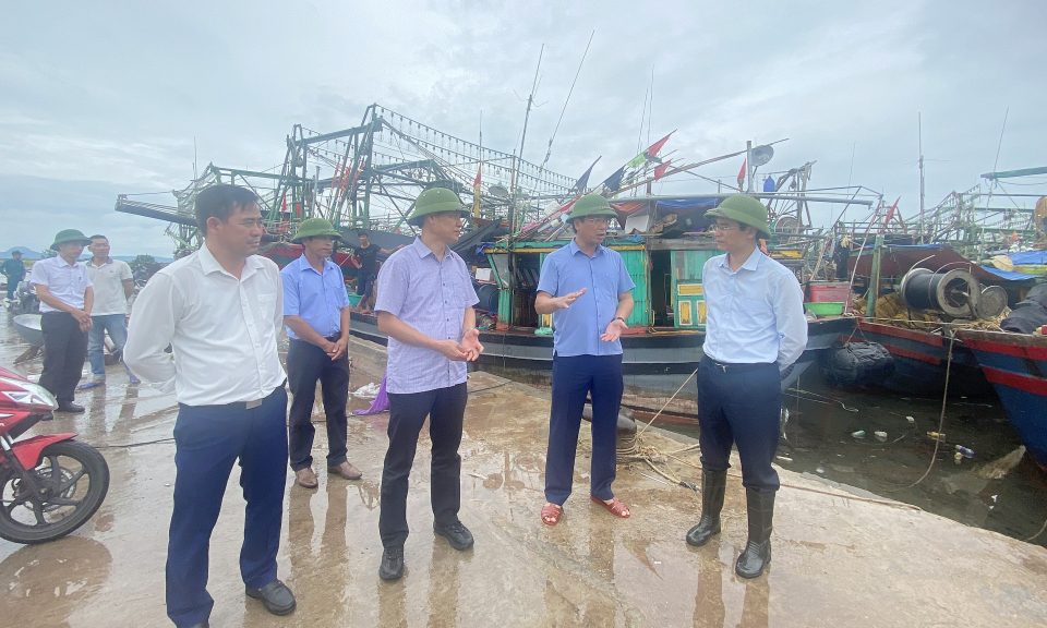 Phó Chủ tịch UBND tỉnh Phạm Văn Thành kiểm tra công tác phòng chống bão số 2 tại Hải Hà, Đầm Hà