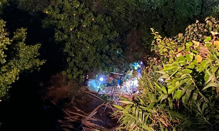 Thừa Thiên Huế: Tai nạn thảm khốc làm 4 người chết, 1 người bị thương