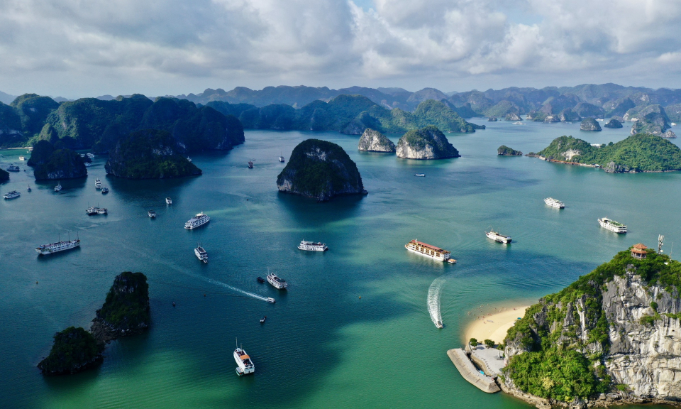 Ha Long Bay listed among Vietnam's top 8 most beautiful places: Danish travel platform