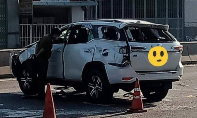 Tài xế văng khỏi ôtô tử vong sau cú đâm dải phân cách và trùng hợp hy hữu
