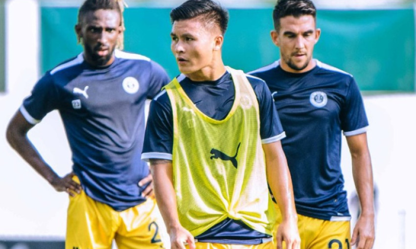 Báo Pháp xếp Quang Hải vào nhóm cầu thủ đặc biệt của Pau FC