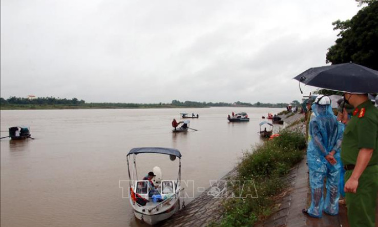Tìm thấy thi thể 3 bé gái trong vụ 4 người mất tích trên sông ở Nam Định