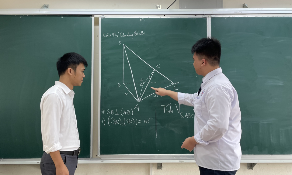 Phát triển giáo dục, đào tạo bằng nhiều chính sách đặc thù