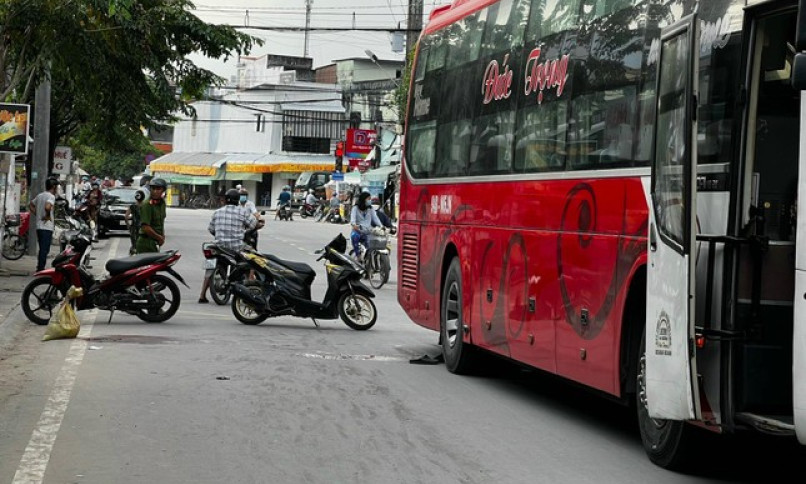 Nguyên Trưởng phòng Cảnh sát môi trường tử vong sau va chạm xe khách