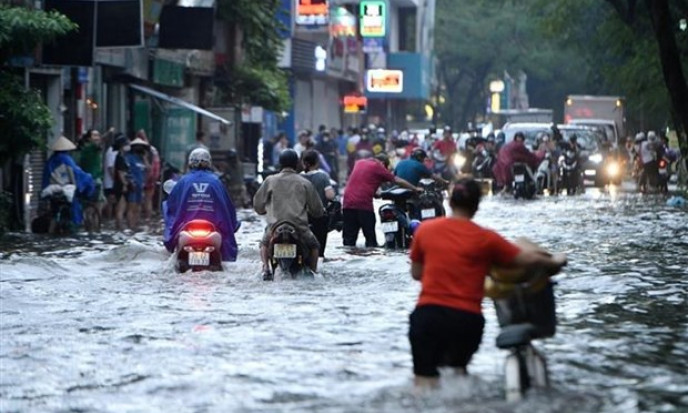 Bắc Bộ trời hửng nắng, Nam Bộ mưa tập trung vào chiều và tối