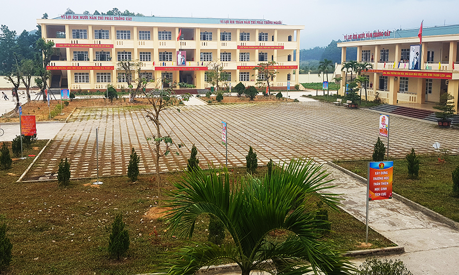 Quan tâm thực hiện các chính sách hỗ trợ cho học sinh, giáo viên vùng dân tộc thiểu số, miền núi, biên giới, hải đảo