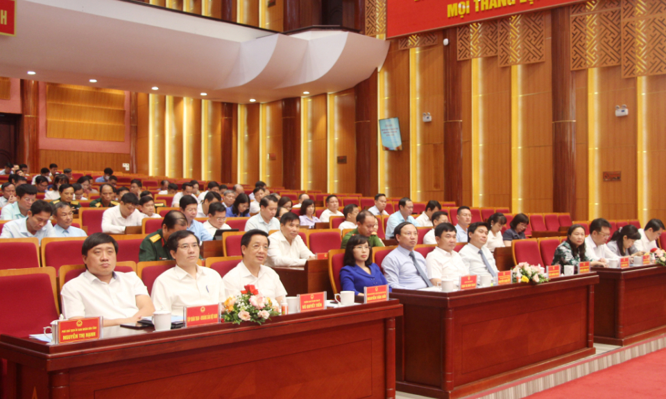Phát động thi đua đặc biệt chào mừng kỷ niệm 60 năm ngày thành lập tỉnh