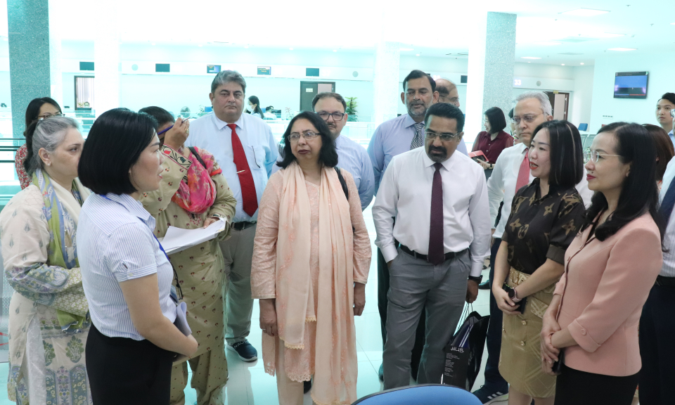 Đoàn Đại biểu Trường Cao đẳng Quản lý quốc gia Pakistan tìm hiểu về mô hình Trung tâm Phục vụ Hành chính công tỉnh