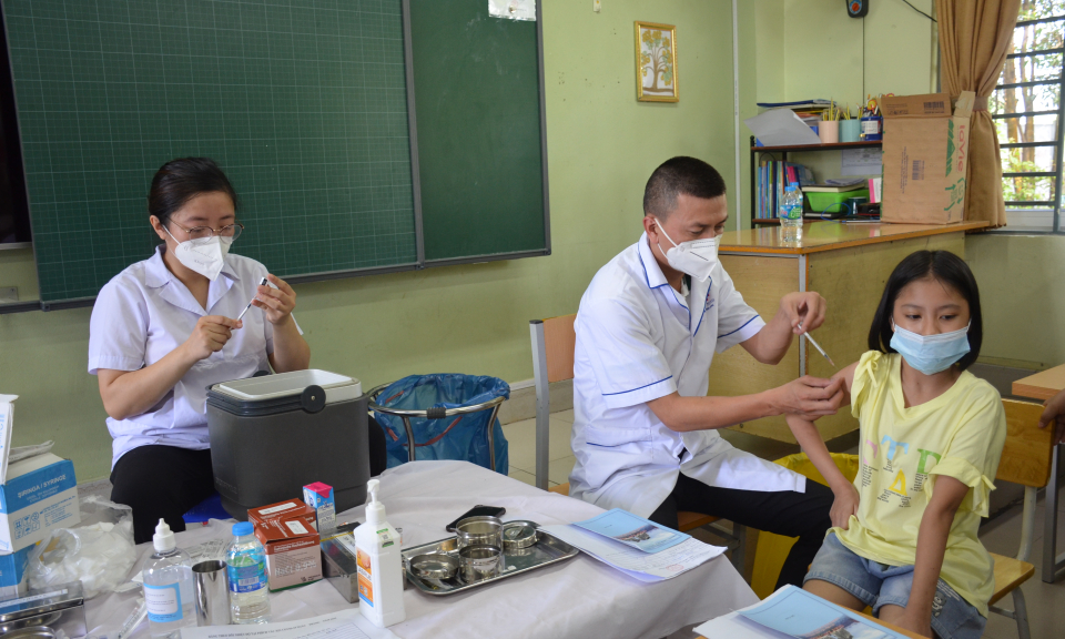 Vẫn còn hơn 19 nghìn trẻ từ 5 đến dưới 12 tuổi chưa tiêm mũi 1 vắc-xin phòng Covid-19