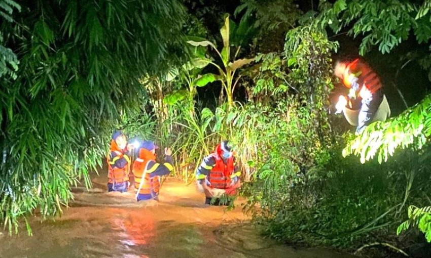 Tìm thấy thi thể cháu bé 7 tuổi bị nước lũ cuốn trôi ở Đắk Lắk