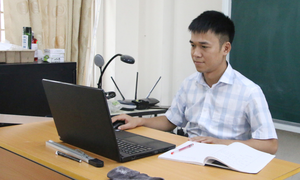 Tâm huyết của một thầy giáo trẻ