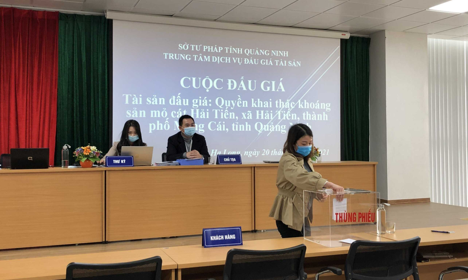 Thực hiện pháp luật về đấu giá tài sản