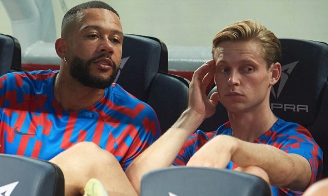 Barca bế tắc vì Memphis Depay