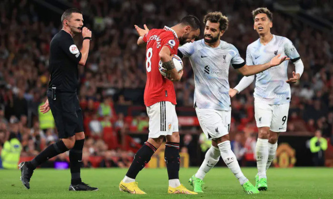 Man Utd hạ Liverpool khi Ronaldo dự bị