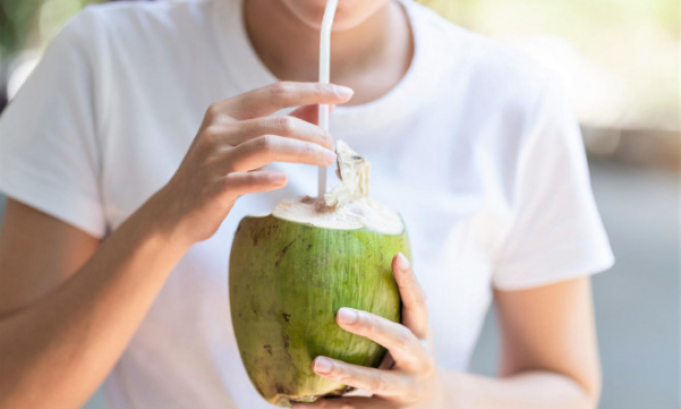 Cách uống nước dừa để giảm cân hiệu quả