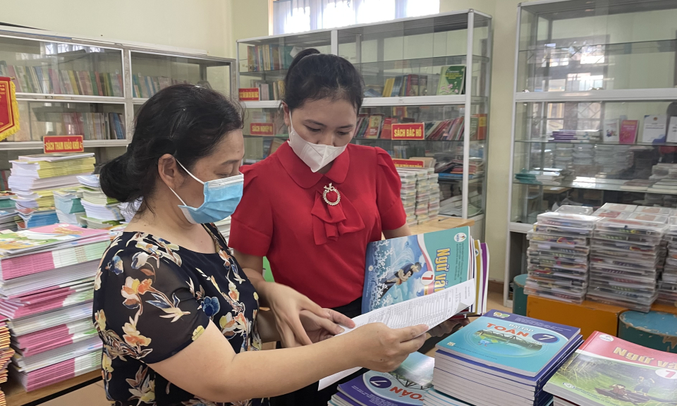 Hỗ trợ học phí năm học mới