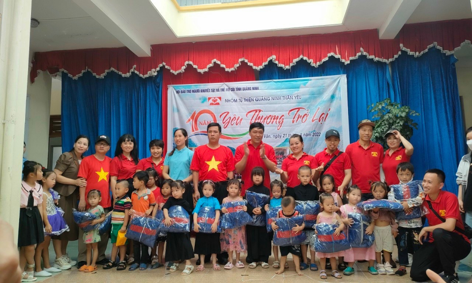 Tiếp sức học sinh có hoàn cảnh khó khăn tới trường
