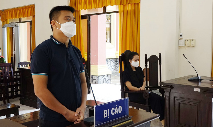Đâm ô tô vào vợ cũ, người đàn ông lãnh án 7 năm tù