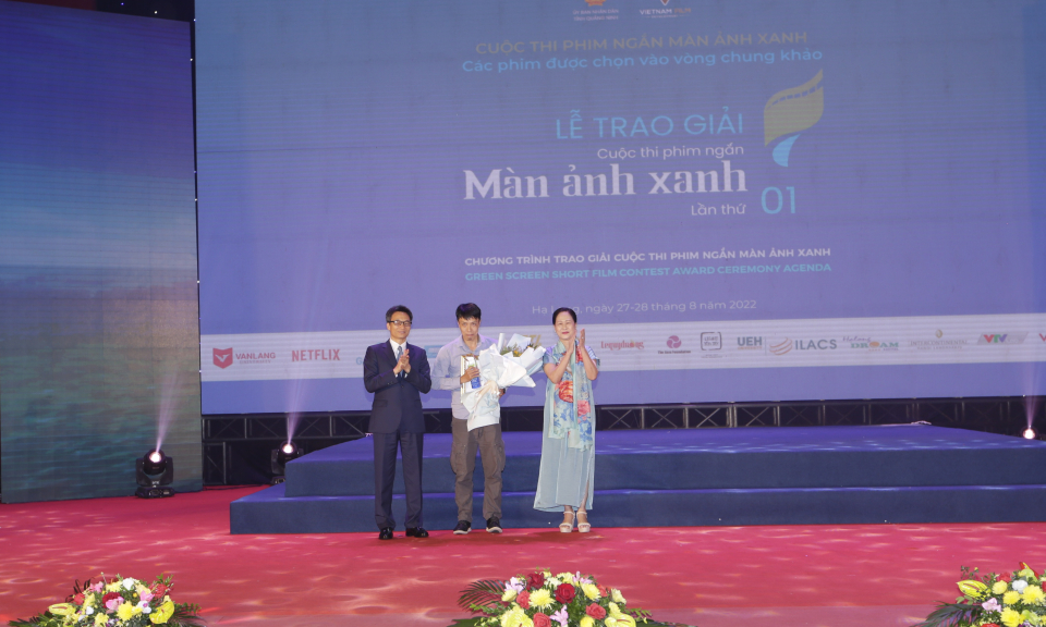 Trao giải cuộc thi “Màn ảnh xanh”